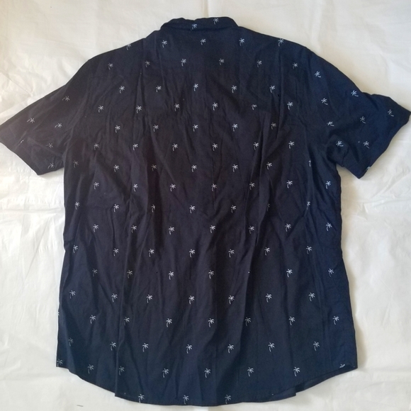 H&M Men's Button Down Lightweight Shirt  L - Picture 2 of 2